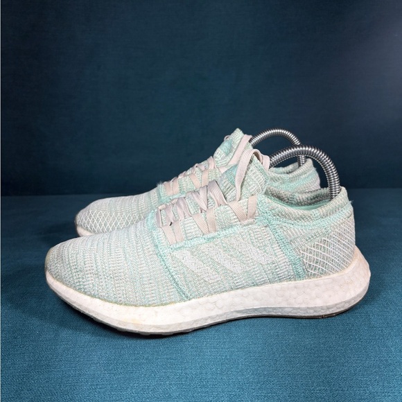 Size 7.5 - Women’s Adidas Pureboost Green shoes - Picture 1 of 8